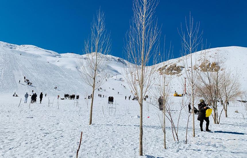 پیست اسکی پولادکف از تفریحات زمستانه اطراف شیراز